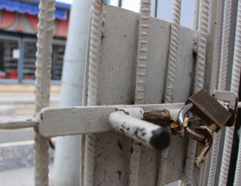 Salo arrombado no Centro