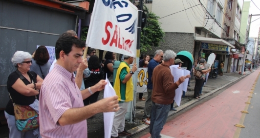 Manifesta��o de servidores da Uenf e Faetec