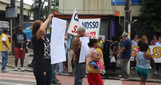 Manifesta��o de servidores da Uenf e Faetec