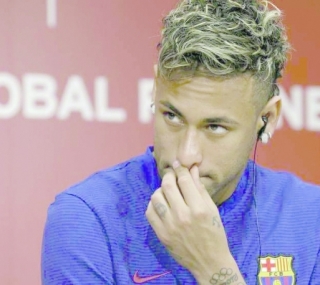 Neymar deixa o Barcelona e negocia com PSG