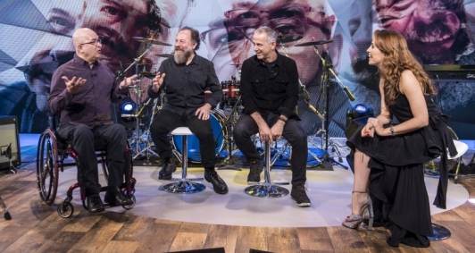 Poliana Abritta recebe Paralamas do Sucesso