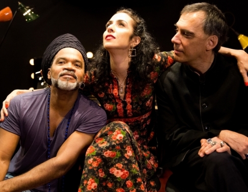  Carlinhos Brown, Marisa Monte e Arnaldo Antunes