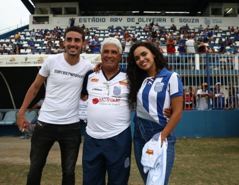 Atriz com Thiago Galhardo e Paulo Henrique
