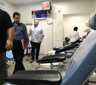 Diretores do Hemorio em visita ao Hemocentro