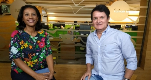 Eliane Ben&iacute;cio e Jony William