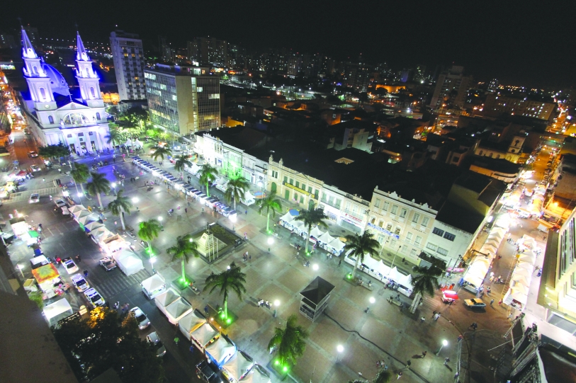 Culto e exposição no aniversário de
