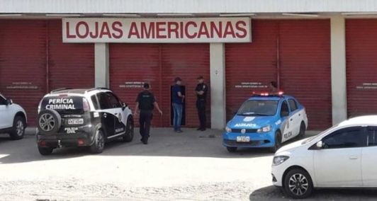 Loja teve mais de 100 celulares roubados