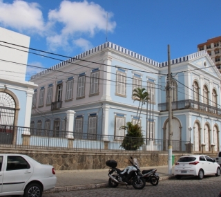 Liceu suspende aulas 