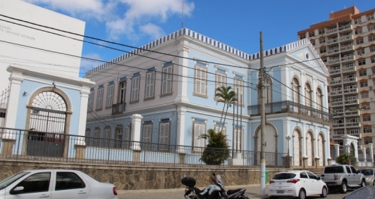 Liceu suspende aulas 