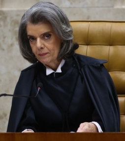 Braslia - Cerimnia de posse da nova presidente do Supremo Tribunal Federal (STF), ministra Crmen Lcia (Wilson Dias/Agncia Brasil)