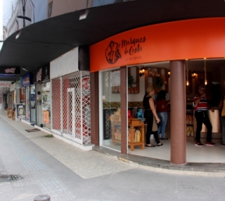 No último mês, três lojas foram abertas em Campos