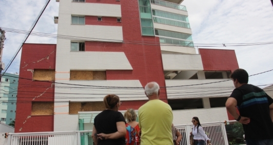 Prédio está interditado até conclusão de obras