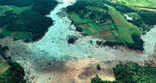 Rompimento de barragem em Brumadinho-MG
