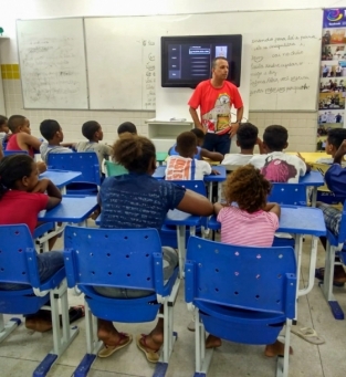 Projeto ENTITY_quot_ENTITYA Criança PedeENTITY_quot_ENTITY completa 15 anos