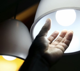 Brasília - O consumo de energia elétrica no país fechou os primeiros três meses do ano com queda acumulada de 4,2% em relação ao mesmo período do ano passado