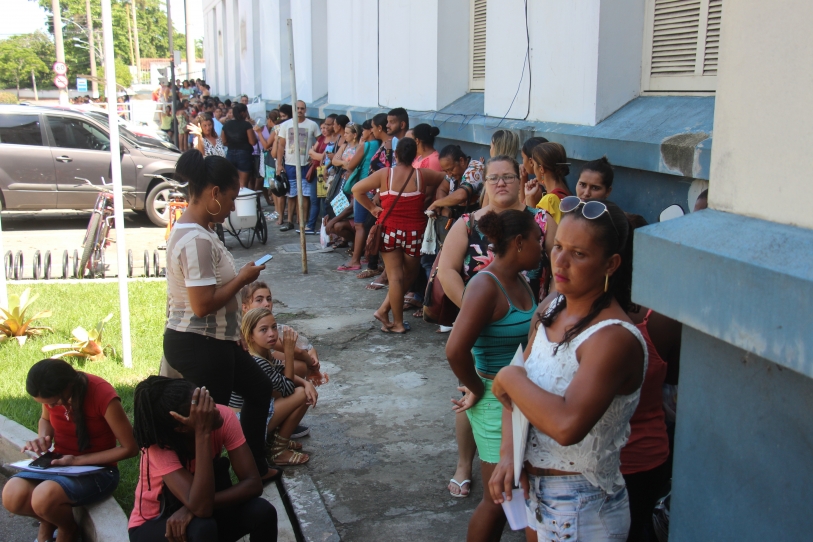 Resultado de imagem para fila Bolsa familia