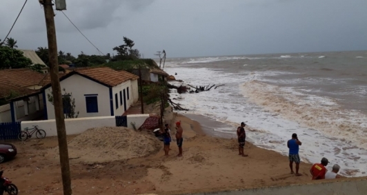 gua continua avanando no litoral de SJB