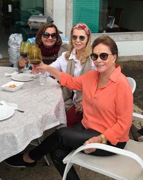 Encontro de amigas: Diva Abreu Barbosa, Marcinha BArroso e Alcin&eacute;a Lima