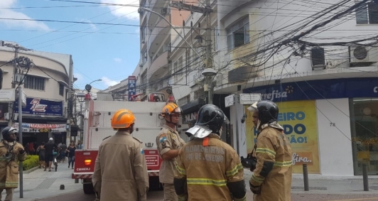 Incndio no Centro (Foto: Catarine Barreto)