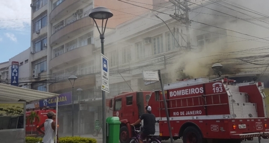 Incndio no Centro (Foto: Catarine Barreto)