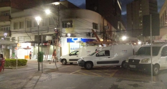 Reparos em fiao (Foto: Catarine Barreto)