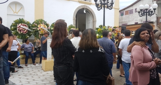 Vel�rio ocorre na igreja S�o Pedro, em SJB