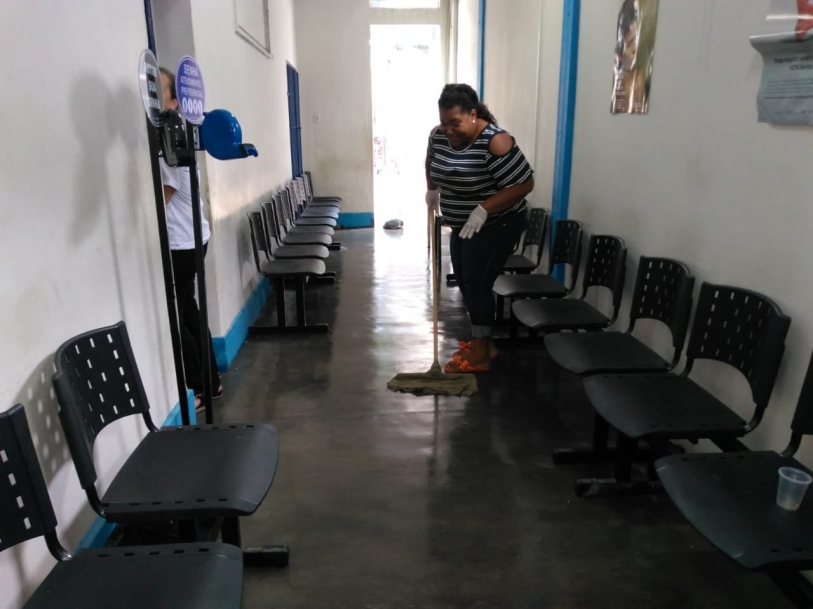 Temporal deixa casas e com�rcios inundados e desaloja tr�s fam�lias em S�o Fid�lis