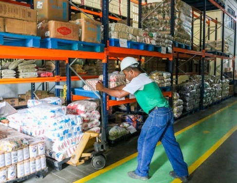 Prefeito visita nova empresa instalada em Campos