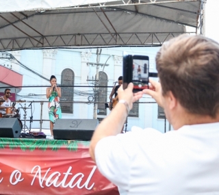 Cantora mirim se apresentou na quarta (18)