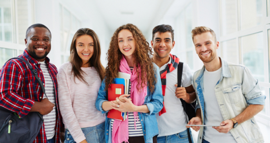 Estudantes de Administração e direito representam quase metade dos participantes no Enade 2018