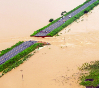 Em 2012, a rodovia rompeu após cheia do Muriaé