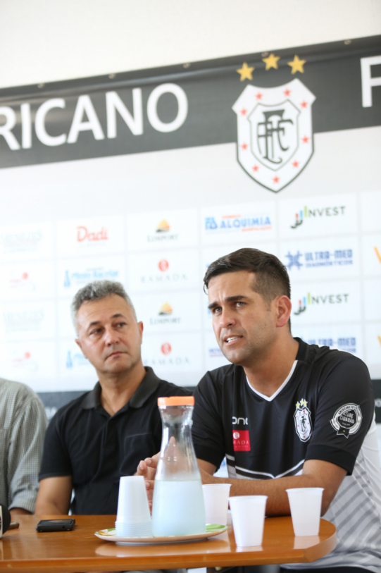 Com passagens anteriores, tcnico retorna ao clube tendo aval do presidente Carlos Abreu