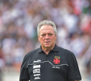 Abel Braga voltar&aacute; a escalar os titulares ap&oacute;s ter poupado no cl&aacute;ssico