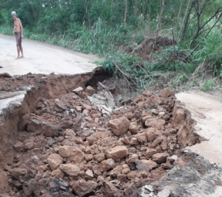 RJ 194 rompe entre Campos e SFI