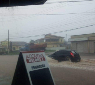 Ruas alagadas em Santa Clara (Fotos do leitor)