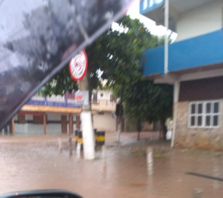 Ruas alagadas em Santa Clara (Fotos do leitor)