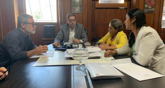 Prefeita Carla Machado se reuniu com o secretário estadual Altineu Côrtes