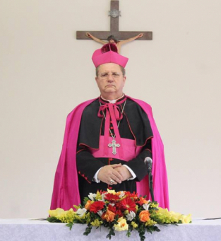 Dom Rifan  Bispo da Administrao Apostlica Pessoal So Joo Maria Vianney