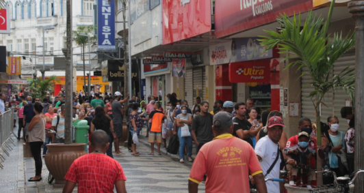 Aglomeraes no Centro (Fotos: Genilson Pessanha)