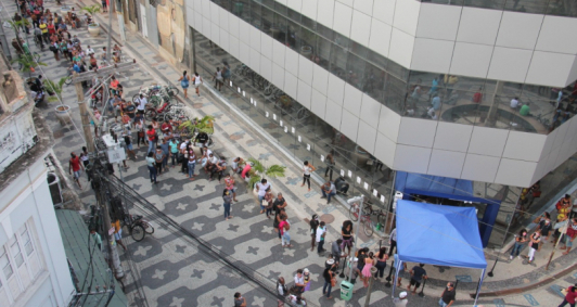 Aglomeraes no Centro (Fotos: Genilson Pessanha)