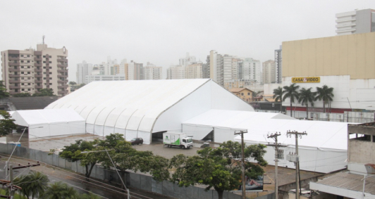 Hospital de campanha em Campos