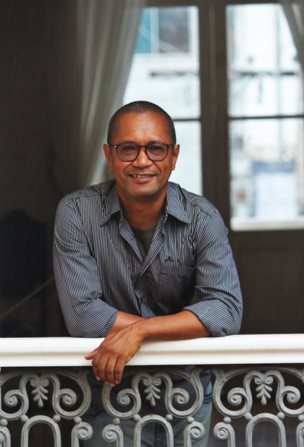 Escritor campista publicou livro de contos sobre misria e abandono