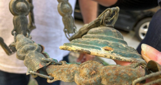 Pndulo de luminria do antigo Solar do Baro de Carapebus tambm foi doado