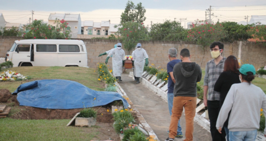 Jos� Salles sepultado no Campo da Paz