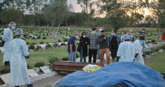 Jos� Salles sepultado no Campo da Paz