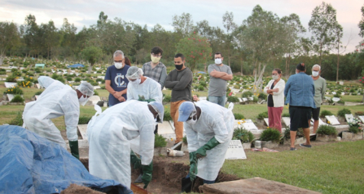 Jos� Salles sepultado no Campo da Paz