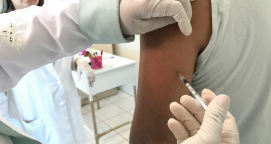 Vacina&ccedil;&atilde;o em Campos