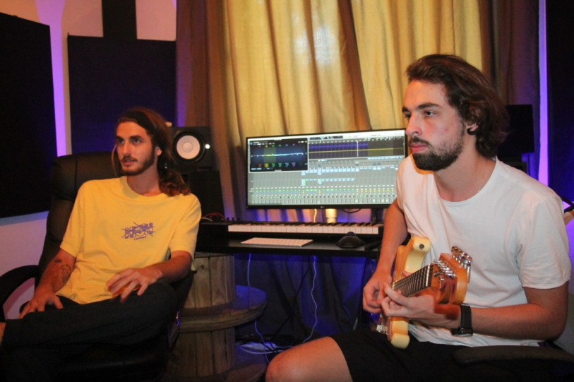 Leandro Souto e seu produtor, Joo Cruz, comentam cenrio da msica independente durante a pandemia