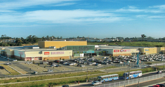 Shopping Plaza Maca&eacute;