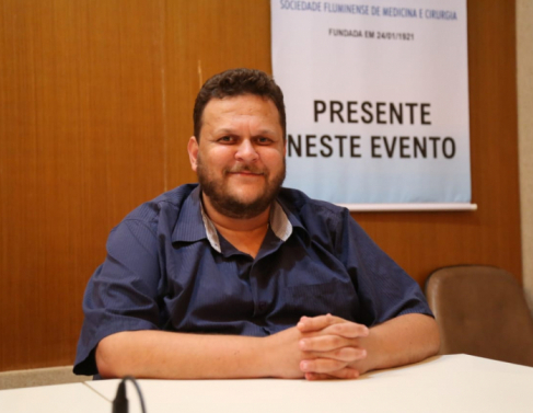 H&eacute;lio da N&oacute;brega Novais